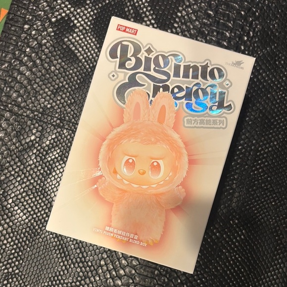 1 Labubu Blind Box-Pop Mart Big into Energy Figure- Happiness - Picture 1 of 10